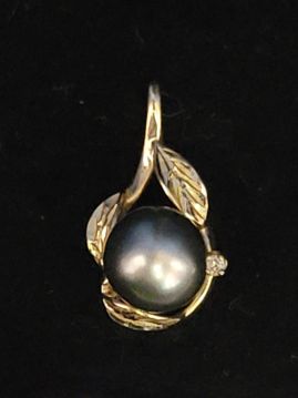 Black Pearl Diamond Accent Pendant for Necklace 14k Gold  #058